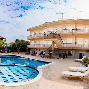 2* Ξενοδοχείο με διαμερίσματα το σπίτι των αδελφών